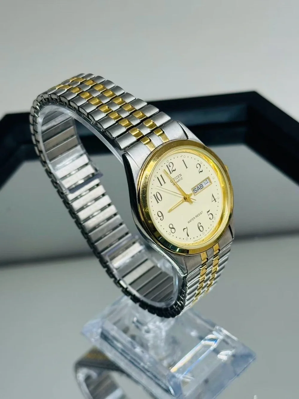 Vintage Citizen Quartz Day Date 34mm Gold Dial Men Watch New Battery Runs